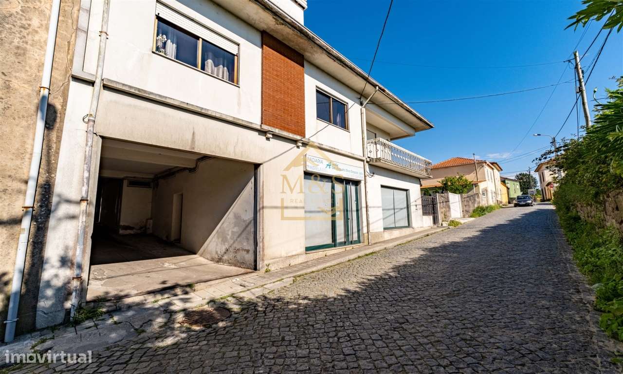 Moradia com comercio| Terreno 2900m2 |  Praia - Lavra-31