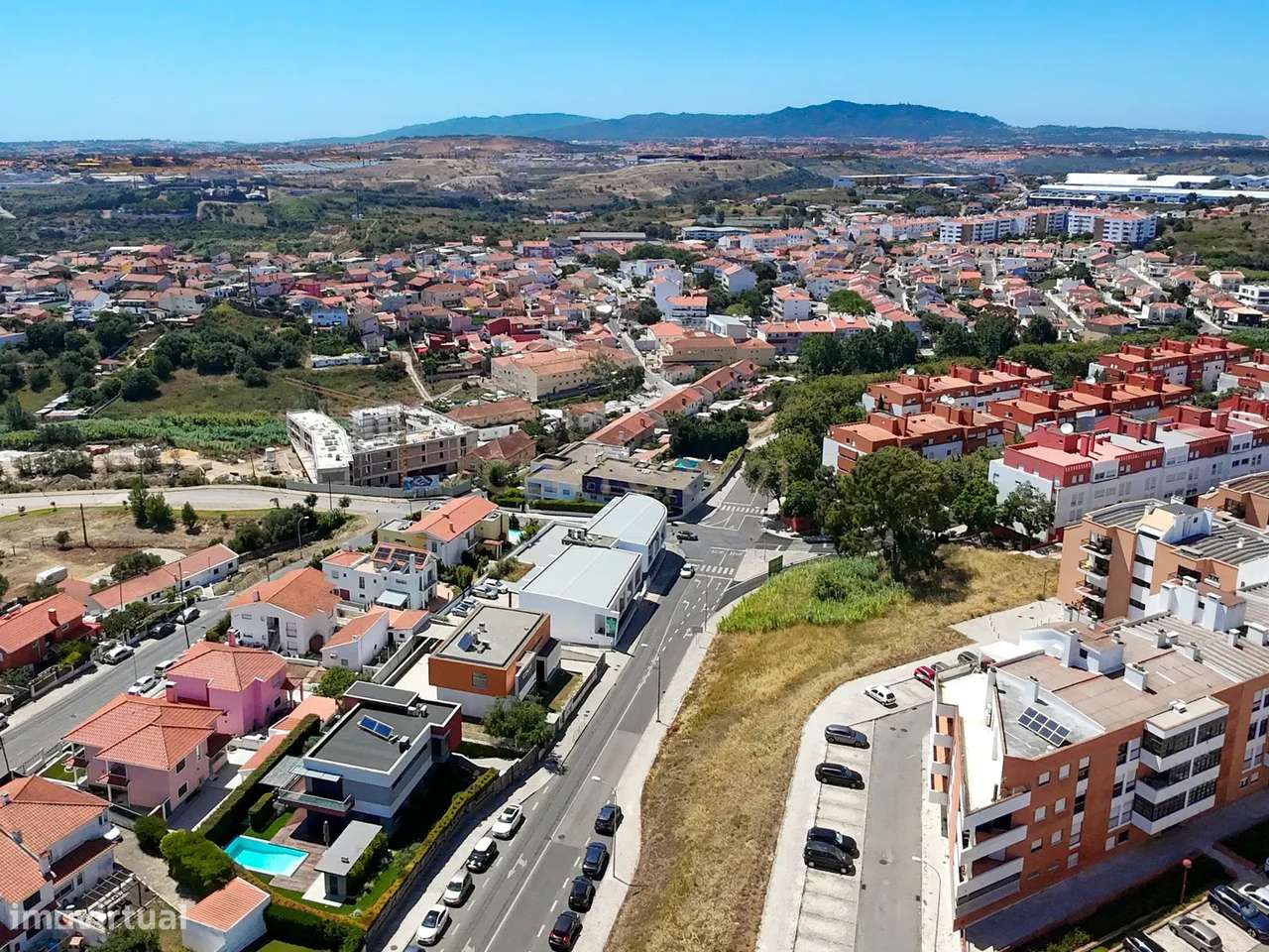 Apartamento Único T2 de 82m2 com Terraço de 75m2 em Porto Salvo-36