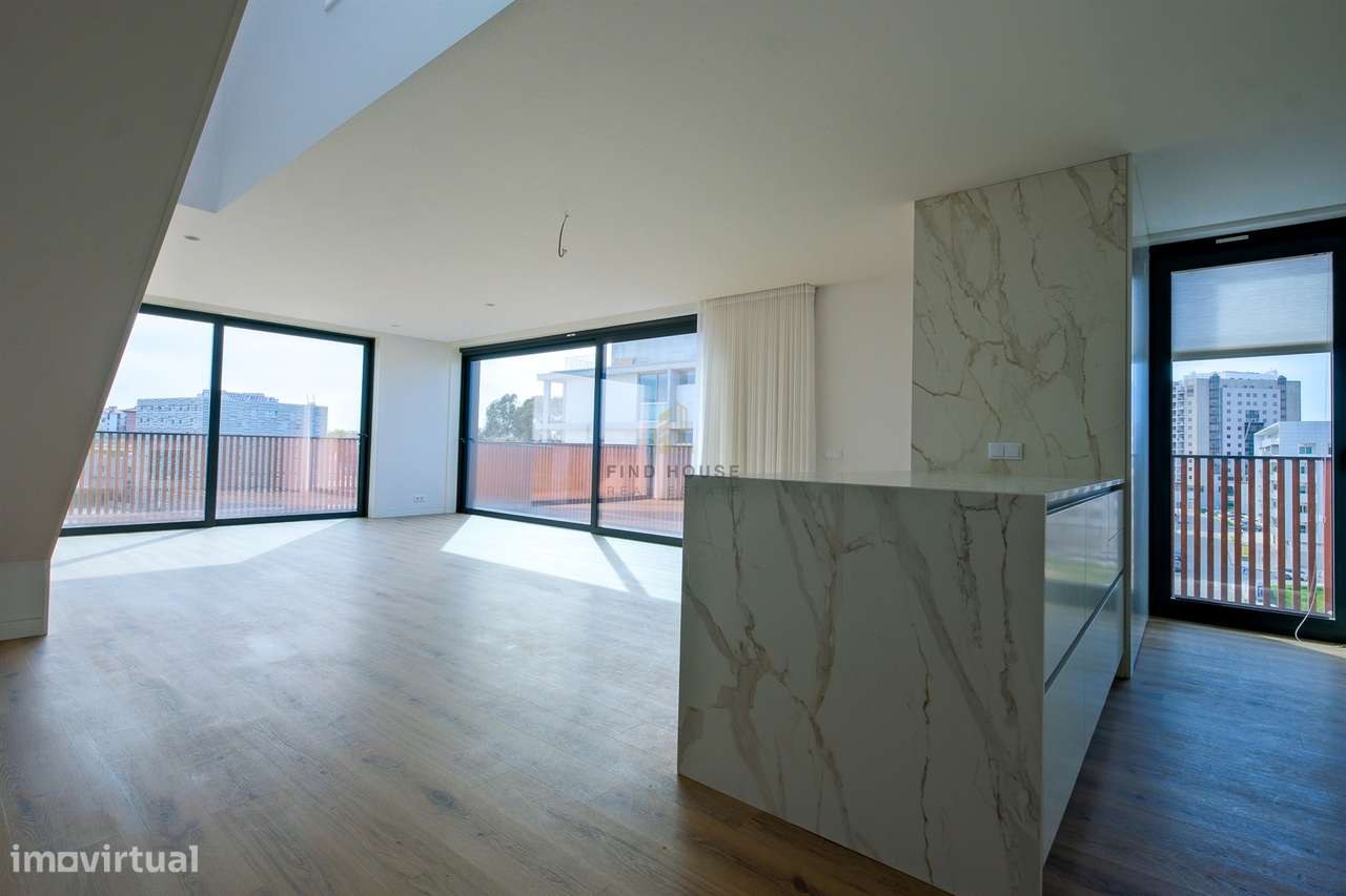 Vende-se Penthouse T4 Duplex com vista para a Ria, em Aveiro - Grande imagem: 4/43