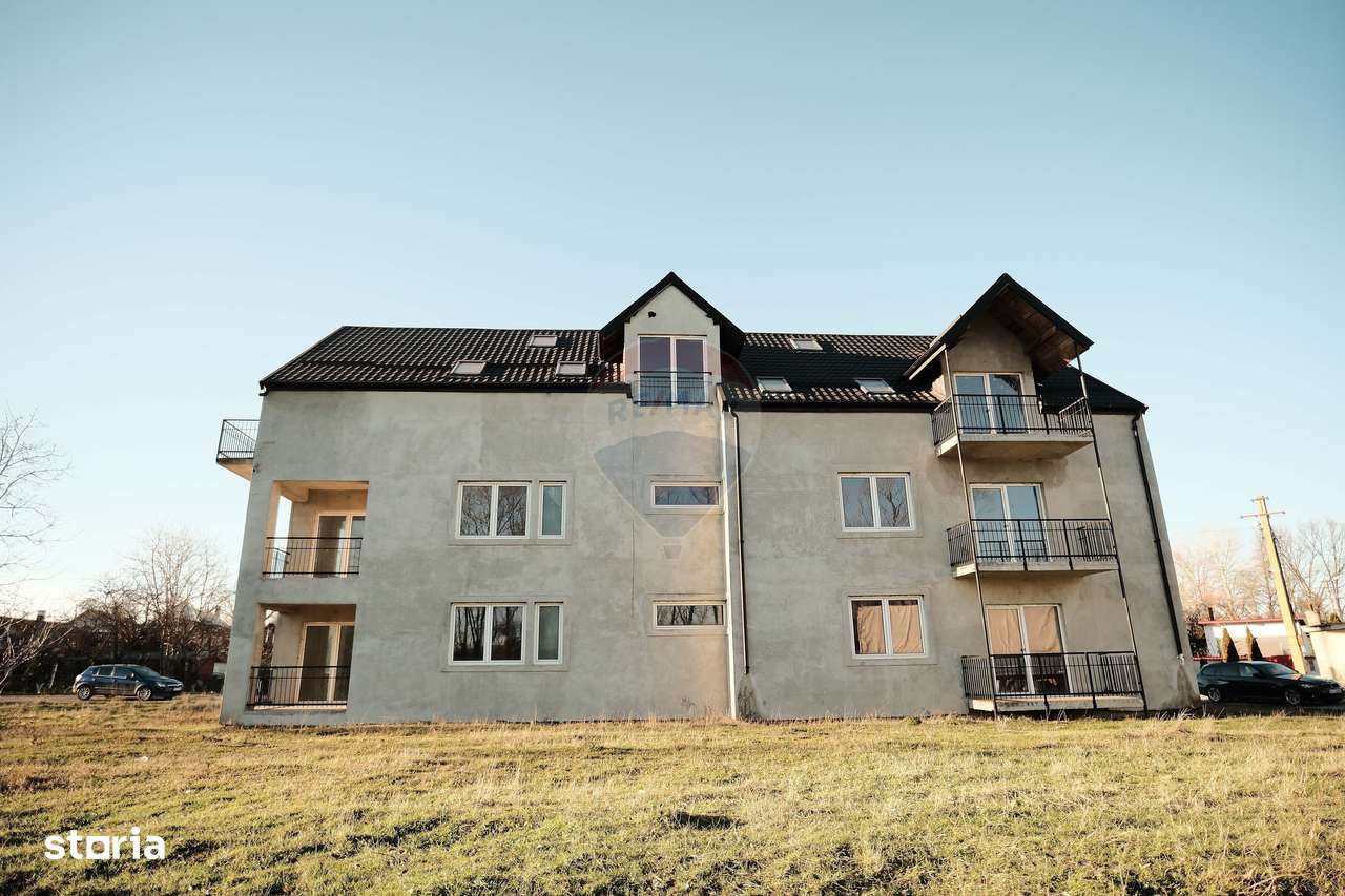 De vanzare bloc la gri format din 9 apartamente-0