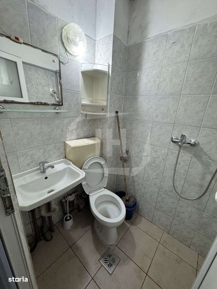 Garsoniera, etaj 1, centrala proprie pe str Fabricii-4