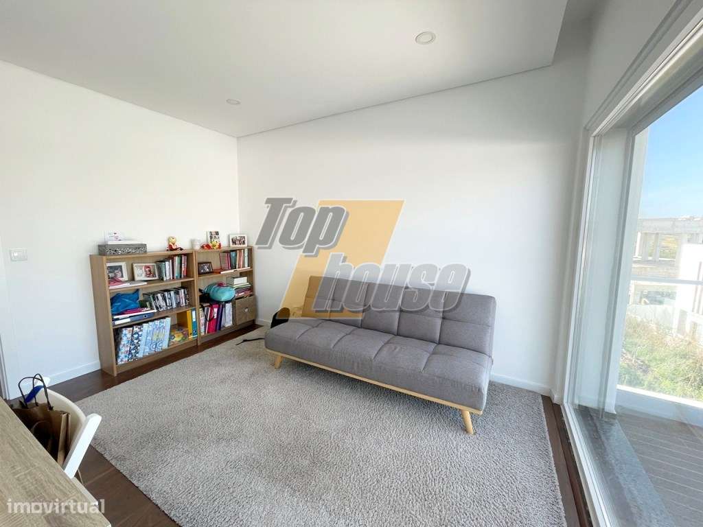 Moradia Isolada T4+1 com piscina-10