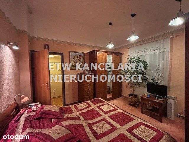 Wygodny dom rodzinny z fotowoltaiką.-17