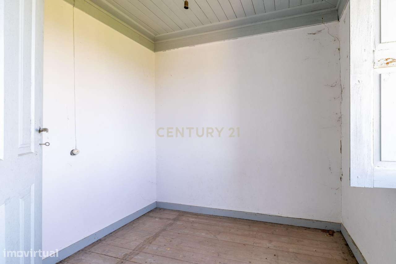 Moradia para Reabilitação com Terreno +1.000 m² | Vista sobre a Ria de-11