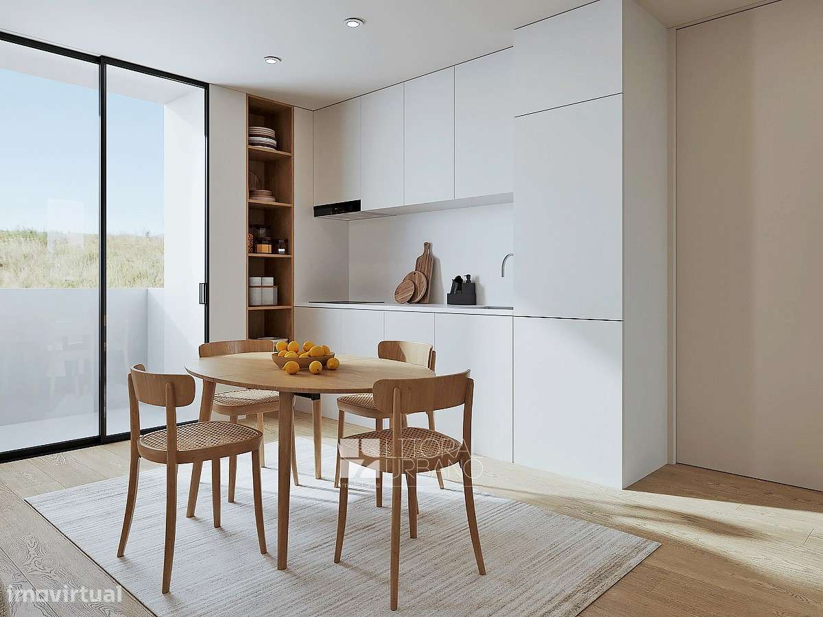 Apartamneto T1+1 com varanda e garagem ao Polo Universitário.-5