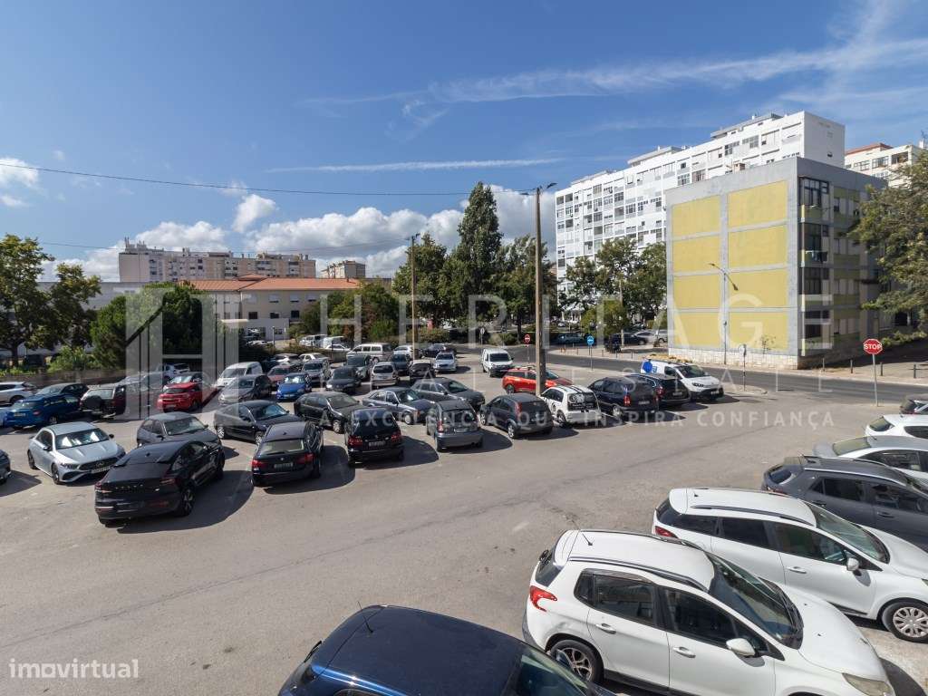 T2 totalmente remodelado na prestigiada Avenida do Bocage-42