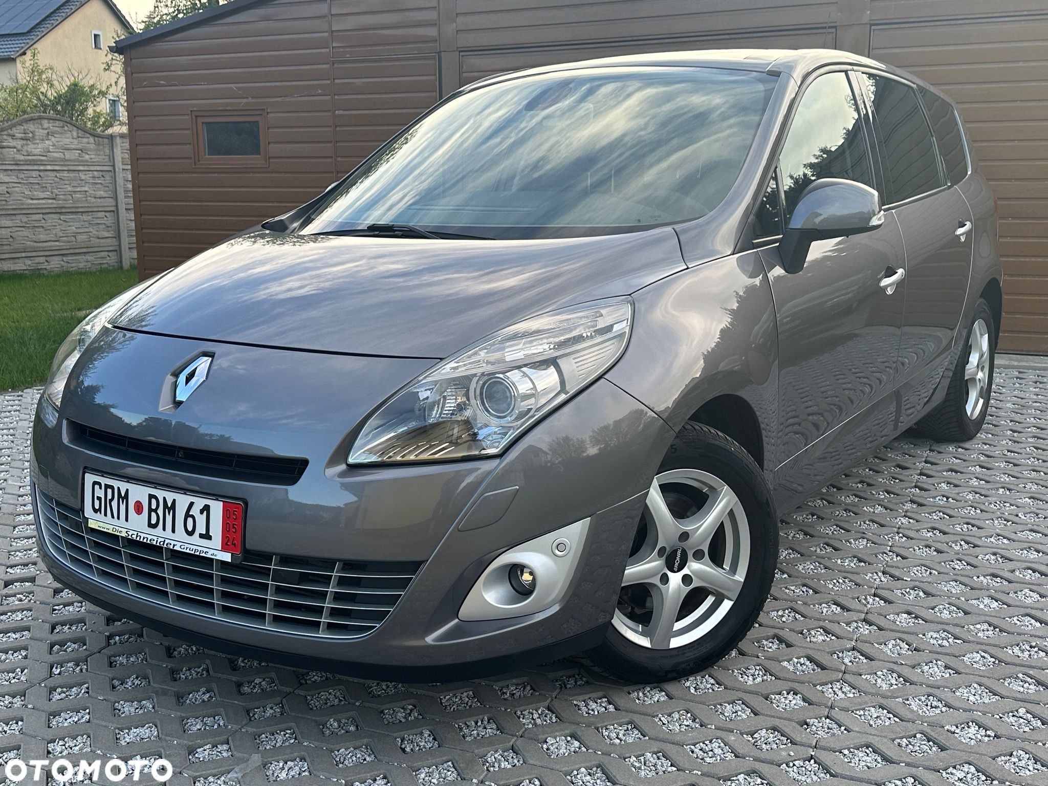 Renault Grand Scenic Gr 1.4 16V TCE TomTom Edition - 1