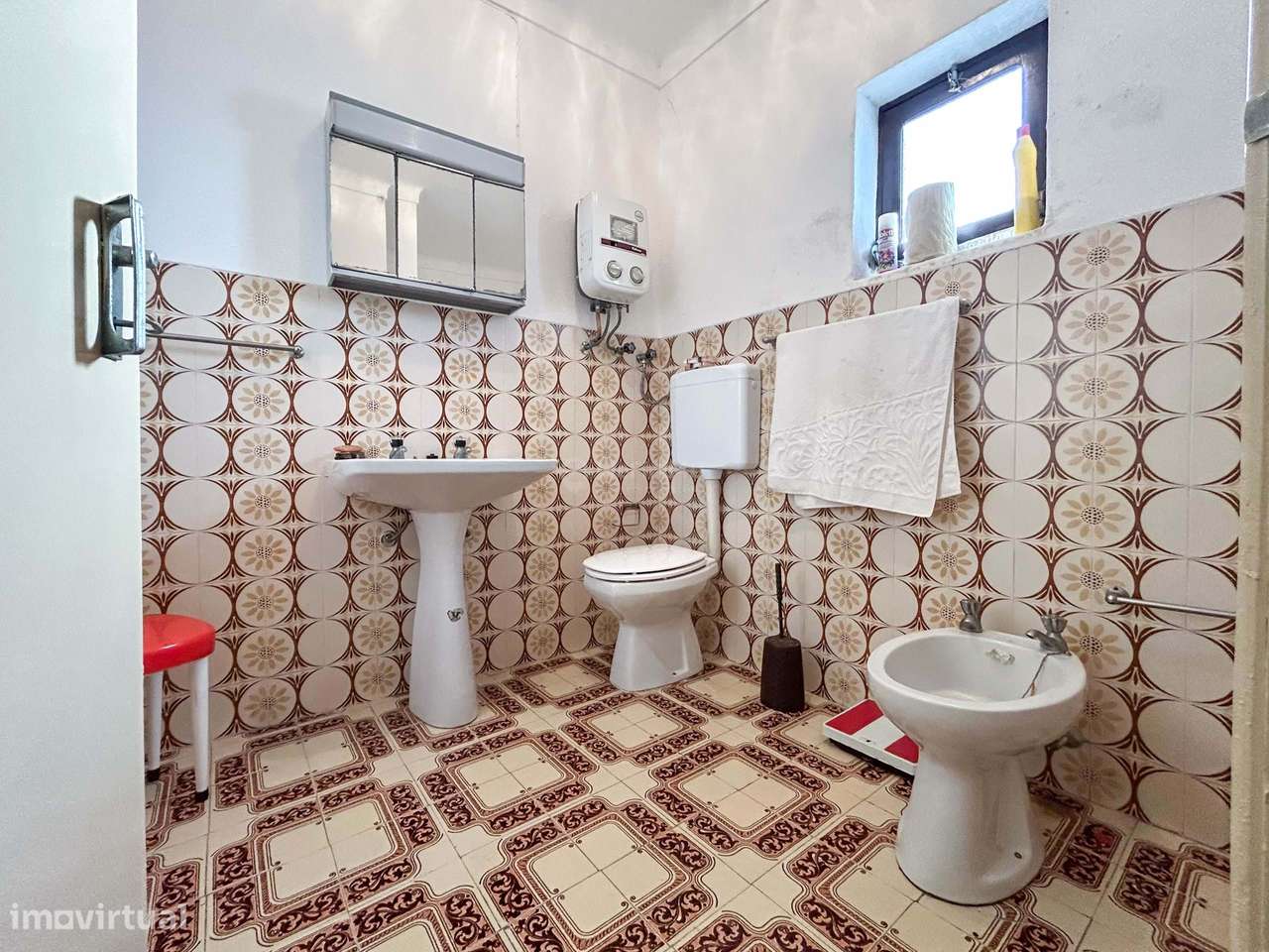 Moradia T3 habitável c/ Quintal e Enorme Potencial de Transformação –-28