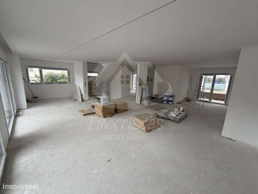 Moradia T4 com vista rio no Bairro das Courelas, Santa Iria de Azóia - Grande imagem: 5/22