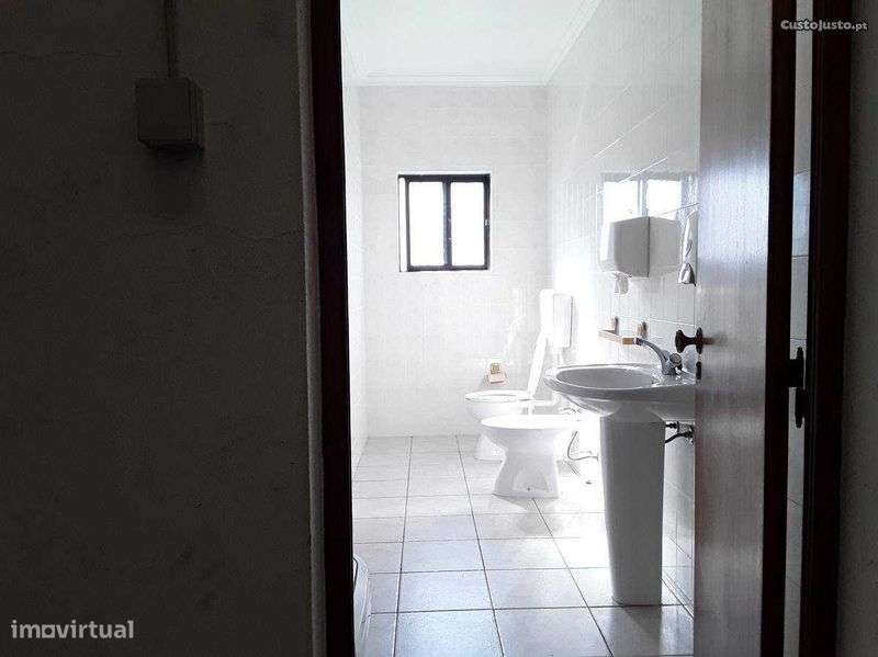 ARMAZÉM COM LICENÇA DE UTILIZAÇÃO PARA COMÉRÇIO , SERVIÇOS E INDÚSTRIA - Grande imagem: 4/10