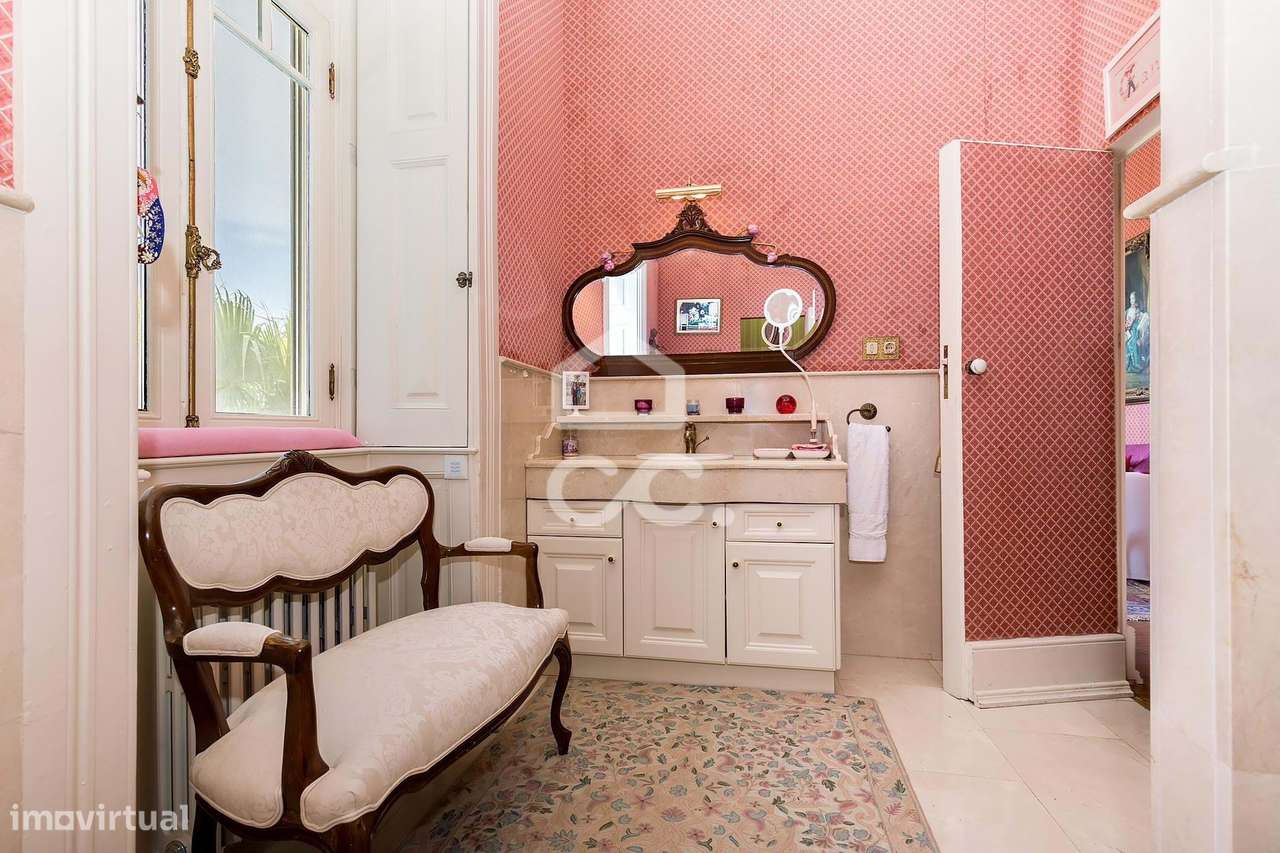 Palacete de inspiração neoclássica francesa com jardim botânico de Jea-37