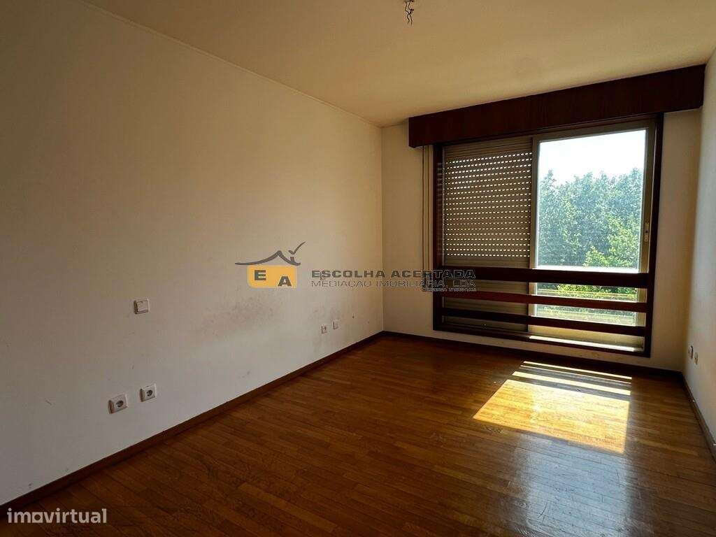 Apartamento T2 no Edifício Do Lago-8