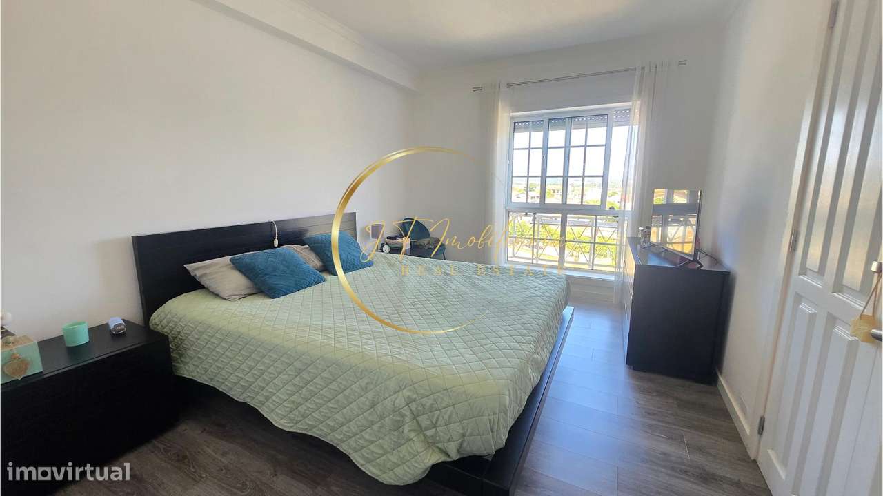 Apartamento T2 em Azurva com garagem-14