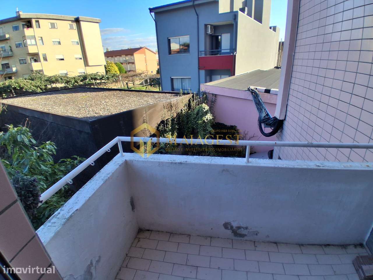 Apartamento T2 junto a estação de Metro em Baguim do Monte-13