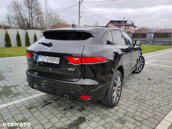 Jaguar F-Pace - 12