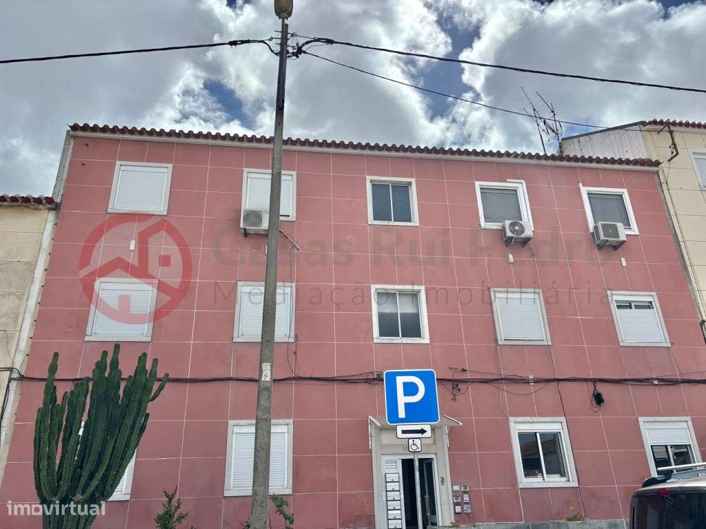 Apartamento T2 com logradouro e churrasqueira na Cova da Piedade, A...-28