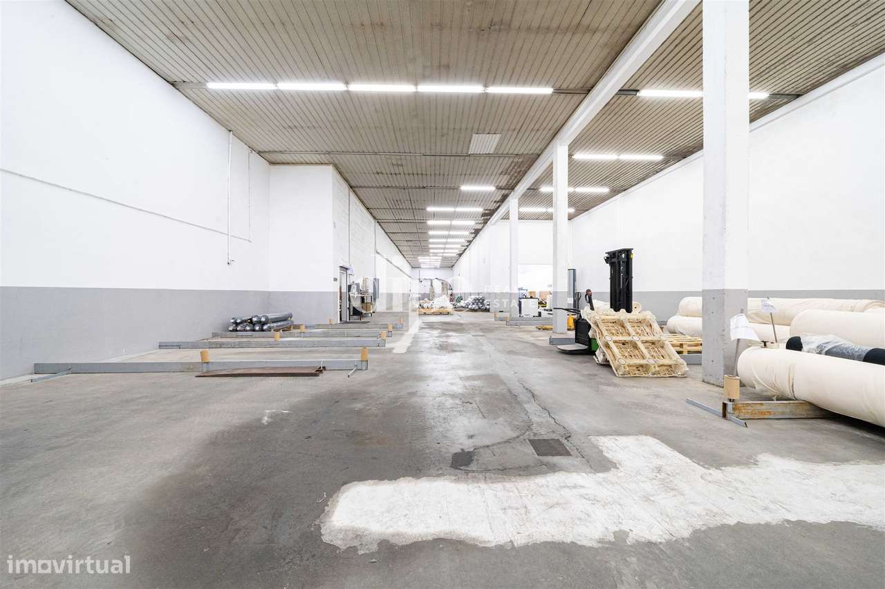 Armazém com escritórios totalmente mobilados - Grande imagem: 3/20