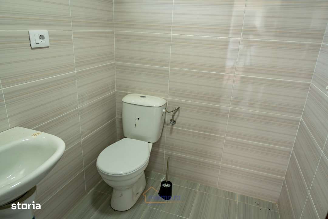 Casa renovata, spatiu pentru familie si gradina - Moinesti-9