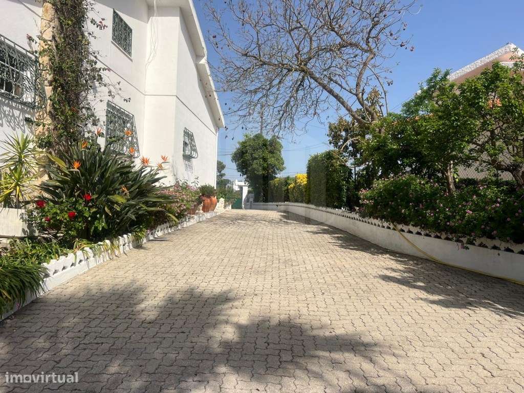 Moradia com 7 Assoalhadas , garagem e com terreno de 1.000 m2 zona ...-7