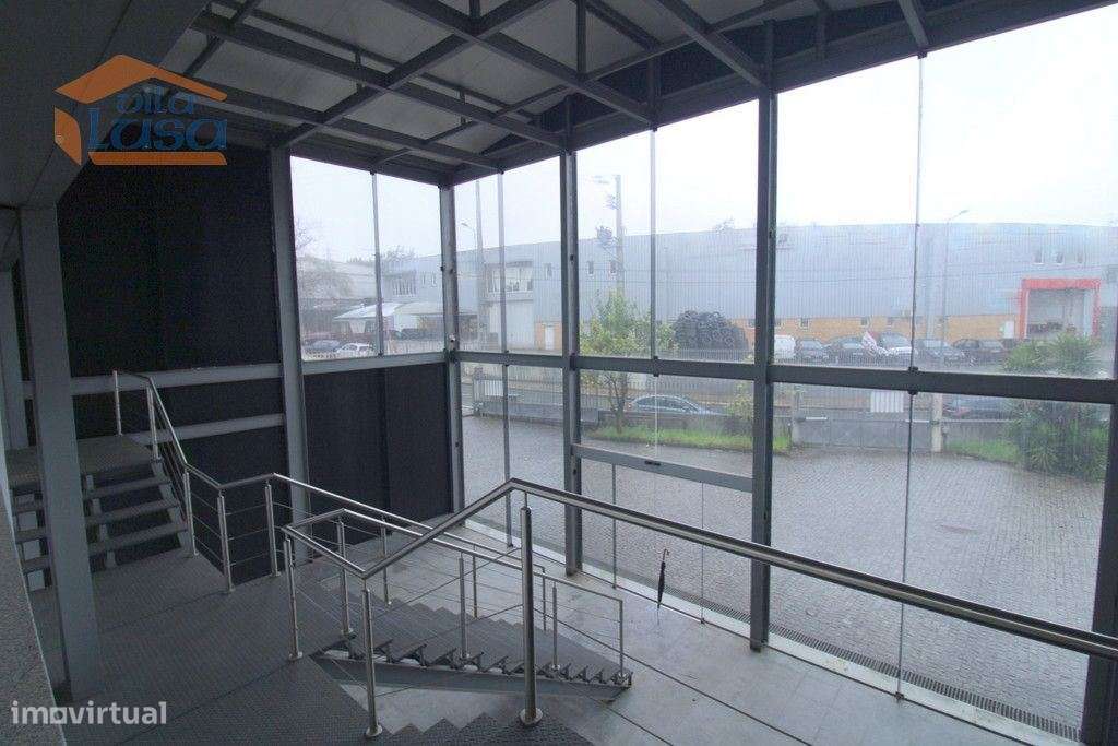 Pavilhão Industrial Moderno à Venda em São João da Madeira - Grande imagem: 4/27