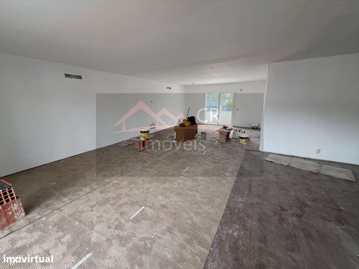 Moradia Isolada Térrea V3 com Piscina -  Quinta do Anjo-11