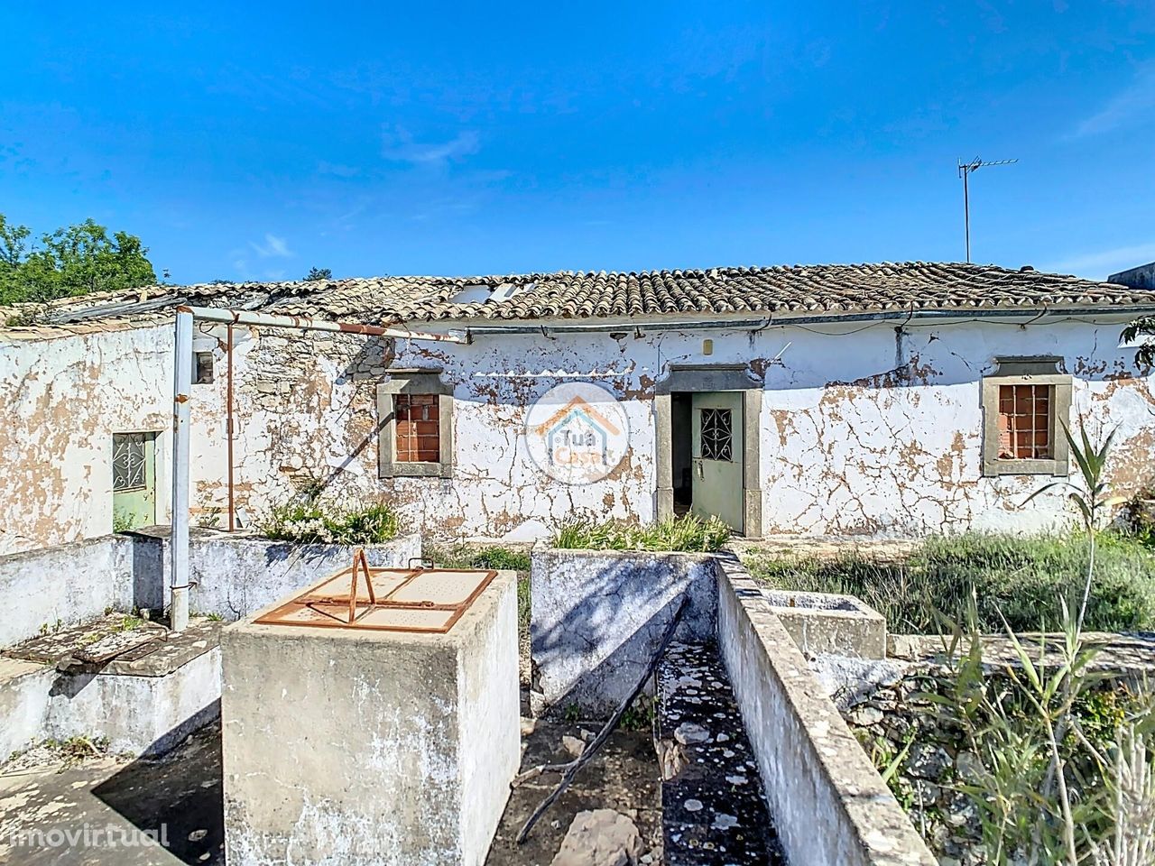 Terreno de 1,2 Hectares com Ruína de 280 m2 em Loulé.