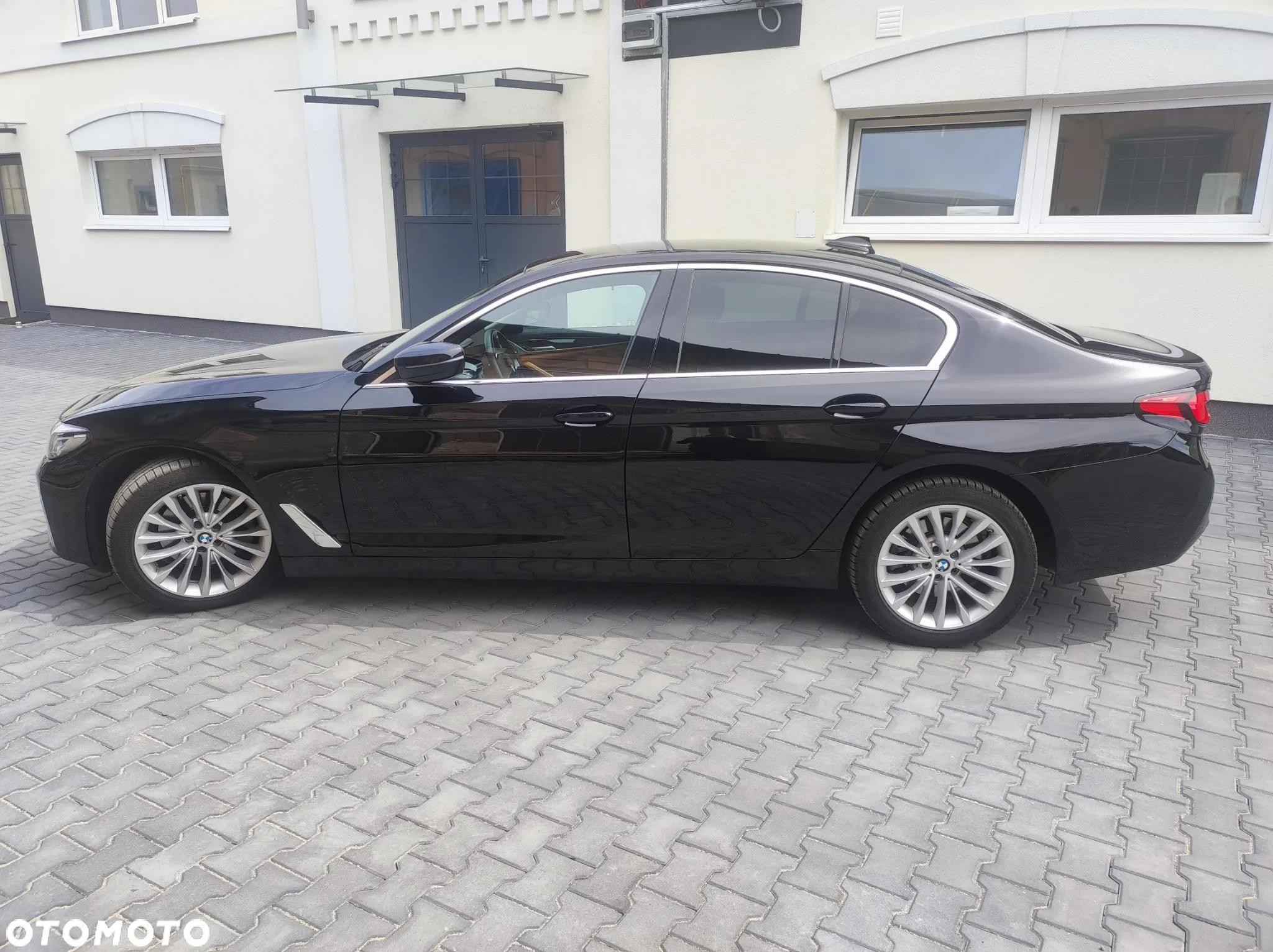 BMW Seria 5 520d xDrive Luxury Line - 3