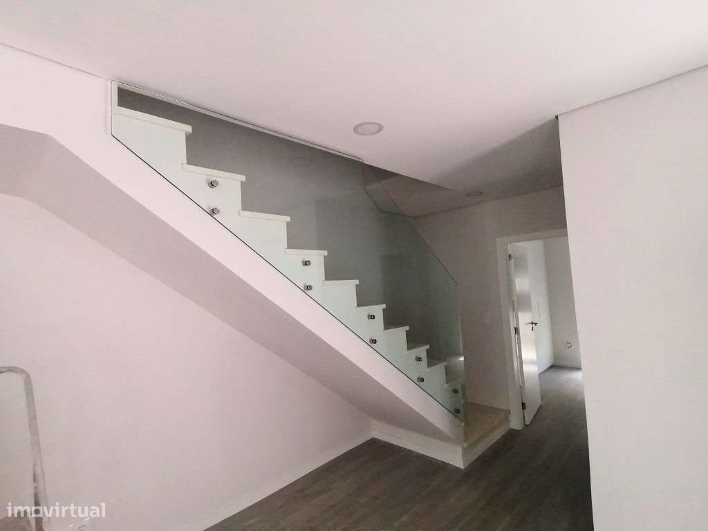 OFERTA ESCRITURA | Moradia T3 | Piscina | Fernão Ferro - Grande imagem: 5/20