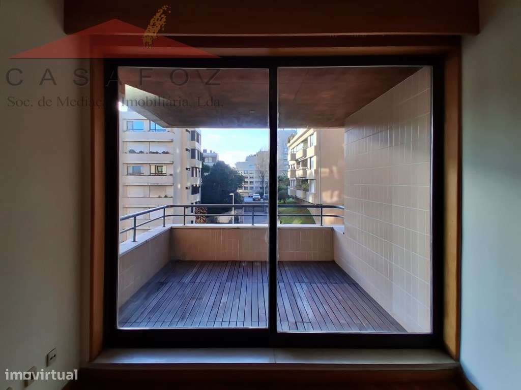 Quinta de Miramar - Arrendamento Apartamento T1 com fantásticas vis... - Grande imagem: 4/26