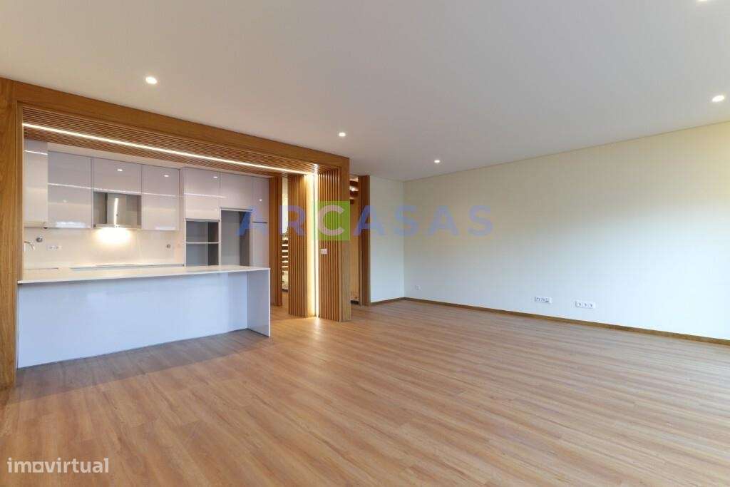 Moradia V3 com jardins e estacionamento na Trofa - Grande imagem: 4/36