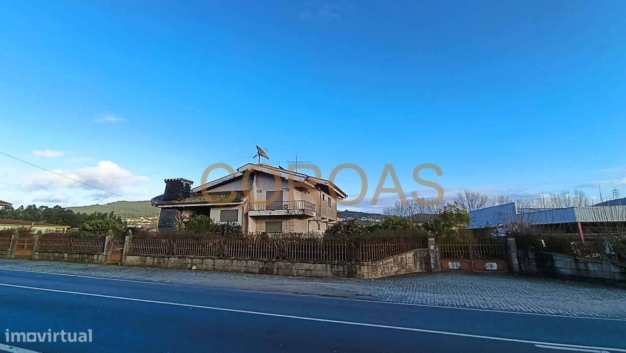 MORADIA + TERRENO - 3.787 M2-1