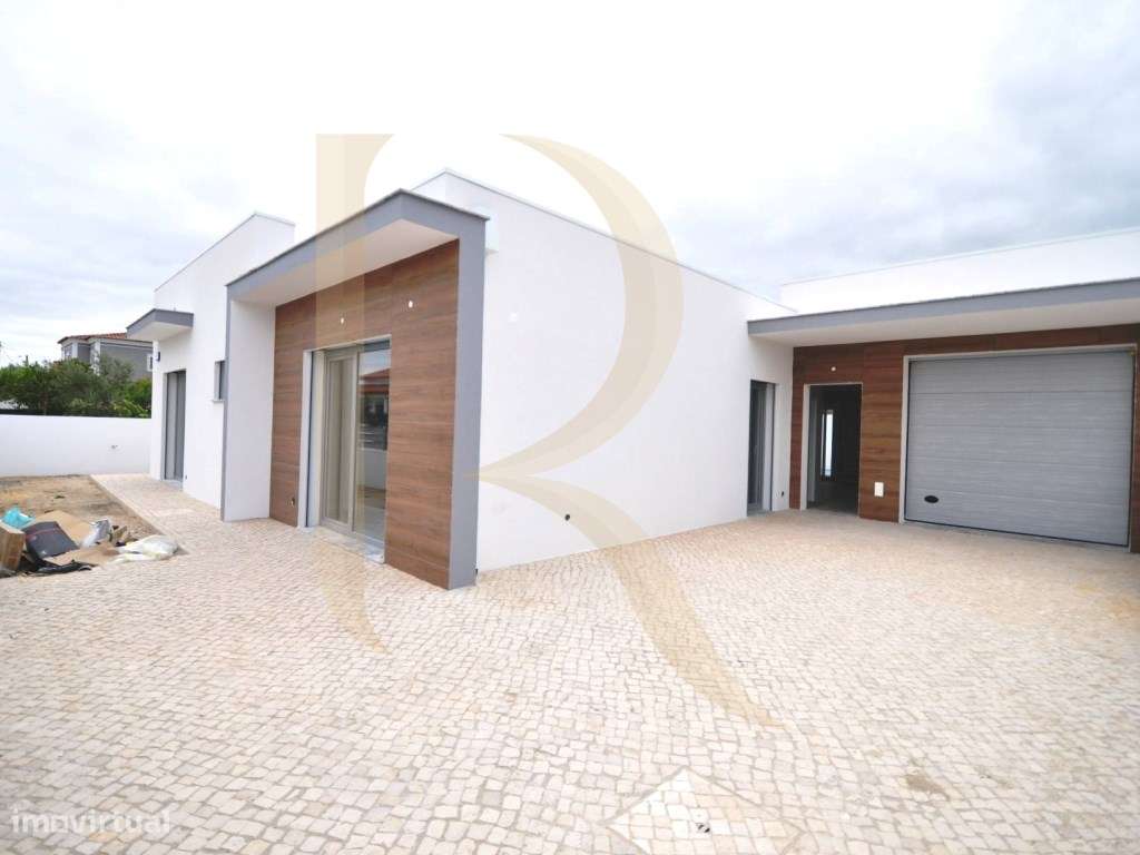 Moradia geminada térrea nova com piscina e garagem em Brejos de Aze... - Grande imagem: 3/26