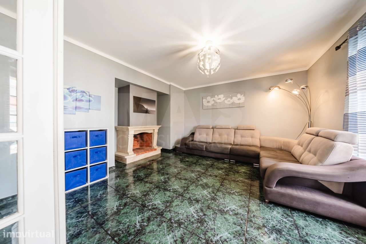 Moradia T4 com Charme em Olho Marinho | 260m² | Lote 734m²-8