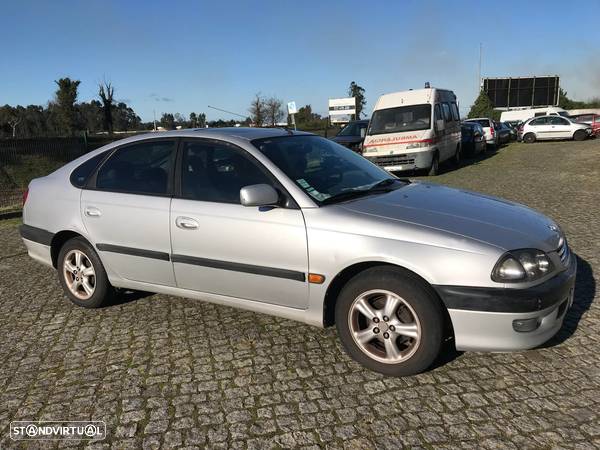 Toyota Avensis T22 1.6 110cv 5P 1999 - Para Peças - 2