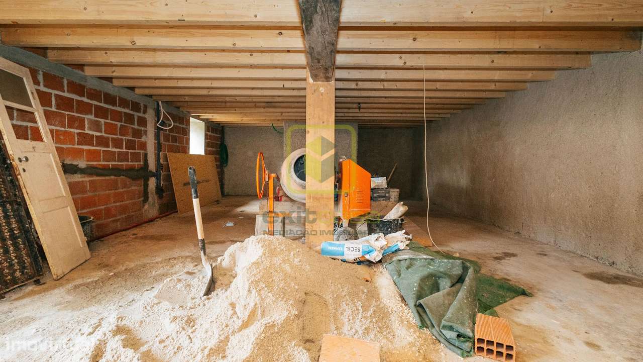 Moradia T4 remodelada-23