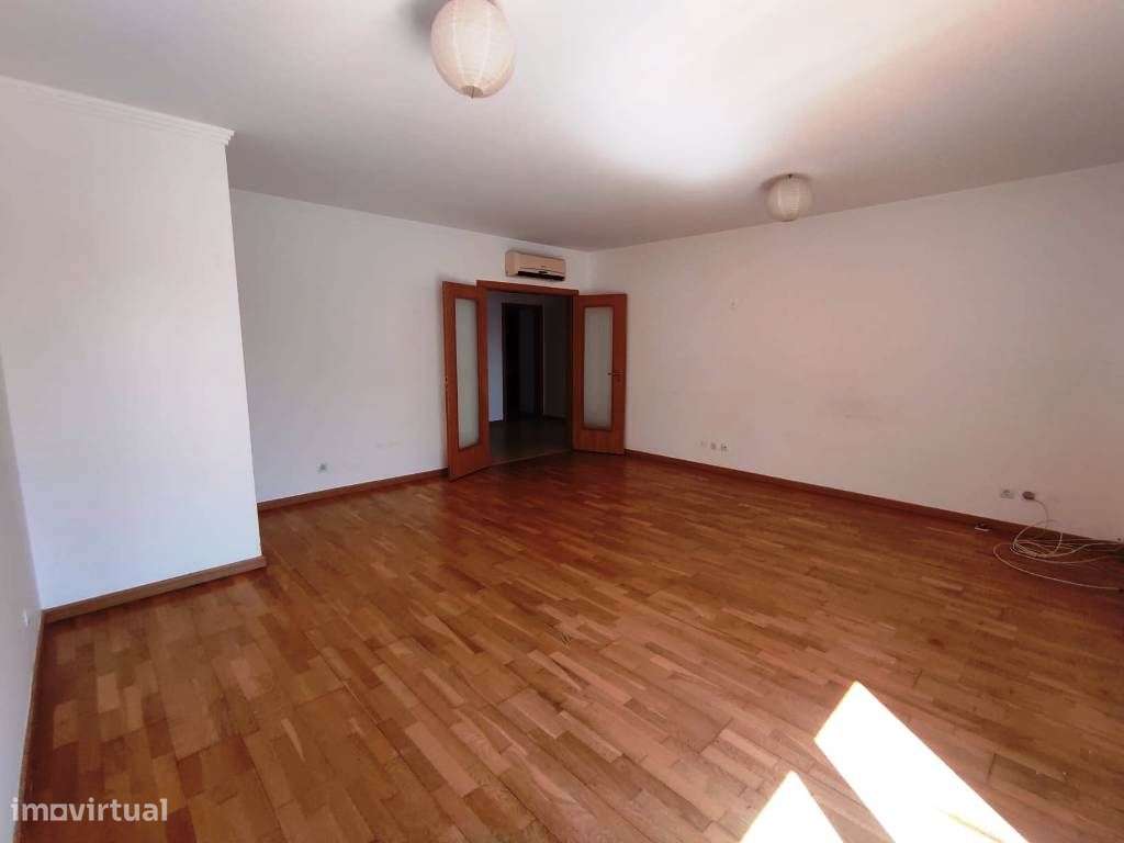 Apartamento T3 em zona tranquila de Samora Correia - Grande imagem: 5/17
