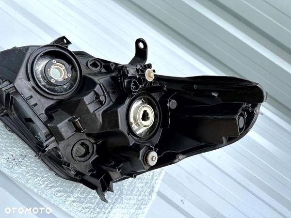 TOYOTA VERSO 09-13R LAMPA PRAWA REFLEKTOR PRAWY - 8