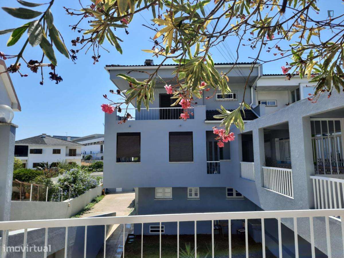 Quarto - localizado em Oeiras Lisbon - Grande imagem: 5/8