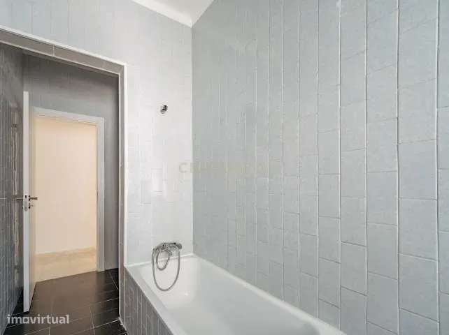 Prédio de Investimento Premium no Centro de Almada | Vista Rio | Eleva-26