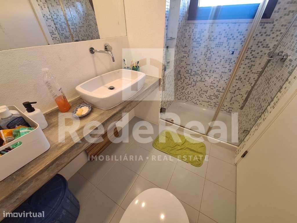 Moradia T3 + 1 com Piscina Privada e Boas Áreas no Coração de Albuf...-53