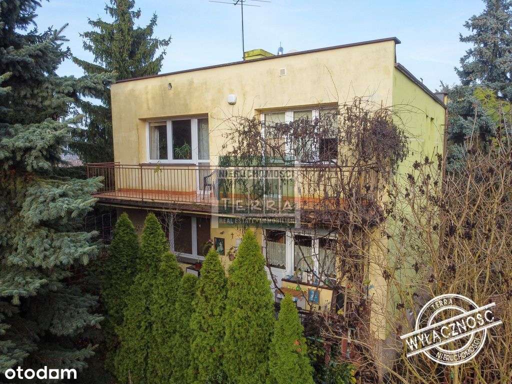 Zielony dom tonący w zieleni-1