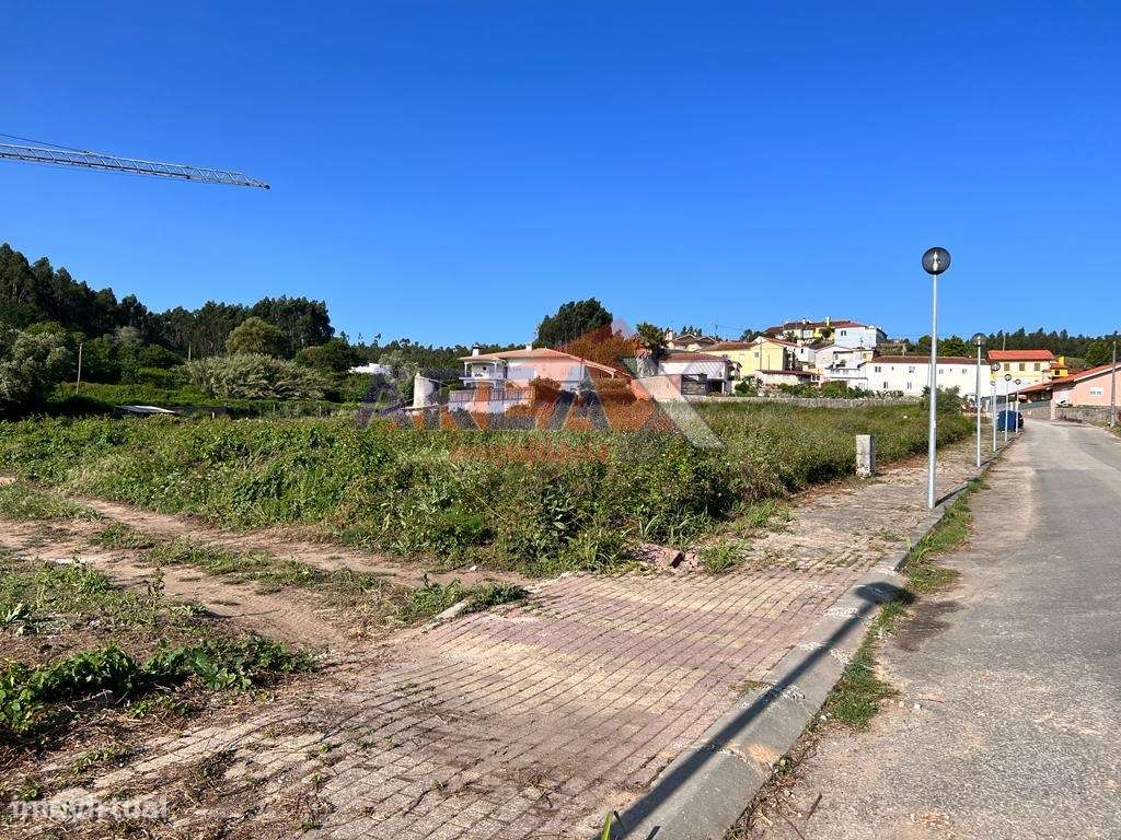 Lotes de terreno, para construção de moradias isoladas. Áreas entre... - Grande imagem: 2/5