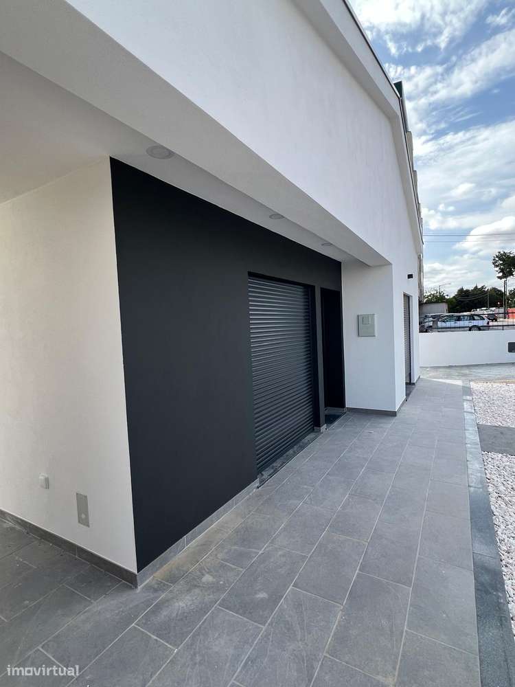 Moradia T2 Pronta a Habitar no Centro de Fátima - Preço Negociável-13