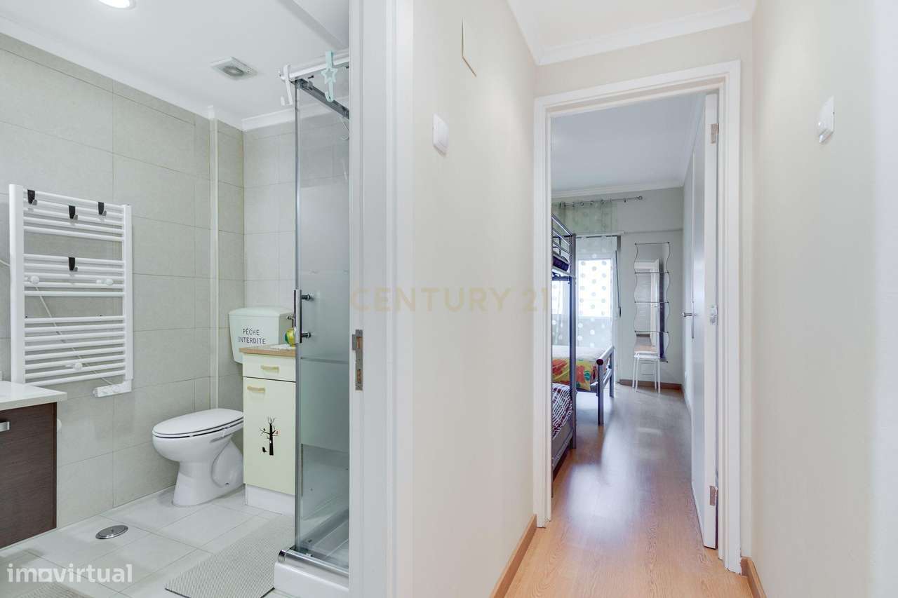 Viva no Centro da Amadora – T2 Espaçoso e Luminoso-13