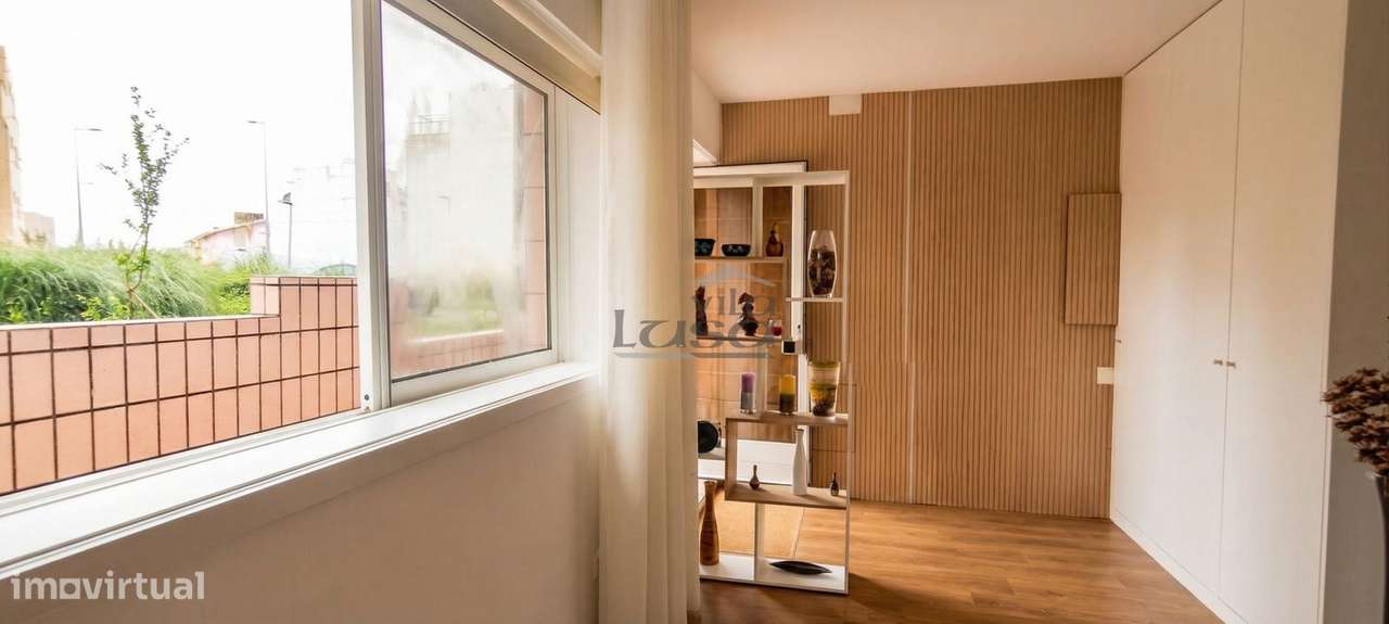 T0 Totalmente Remodelado com Terraço Privativo em Pedroso | Como Novo-7