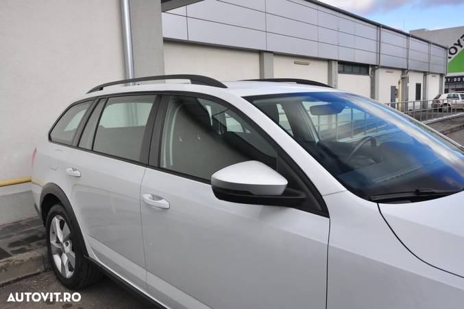 Skoda Octavia Combi Diesel 2.0 TDI 4X4 DSG Scout - 11