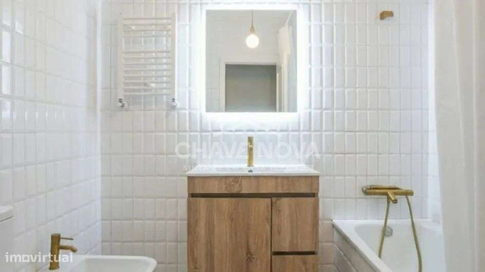 Apartamento T3 | Varanda | Garagem | Elevador-9