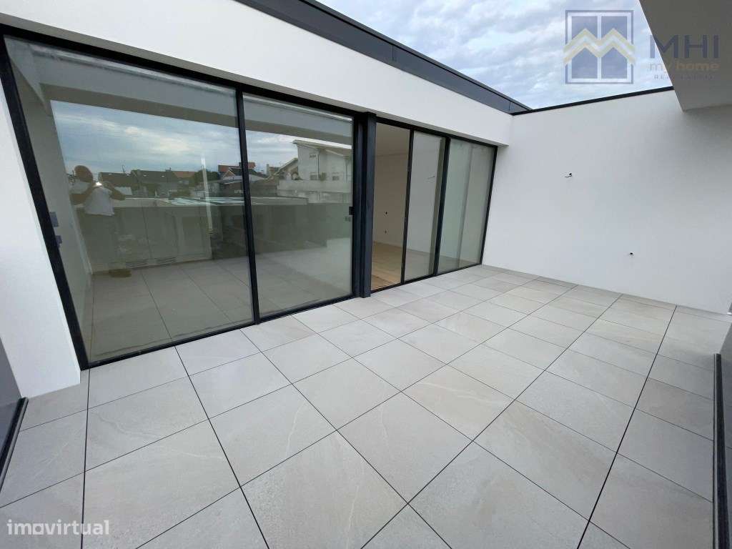 Moradias de Luxo T4 +1 a 500 metros da praia em Canidelo-49