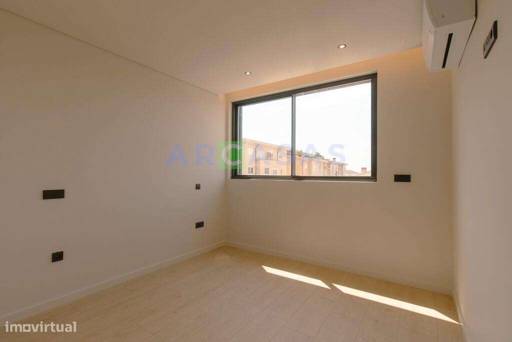Apartamento T3 com varanda e garagem fechada em São Cosme, Gondomar-11
