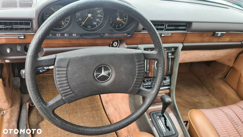 Mercedes-Benz 280 - 10